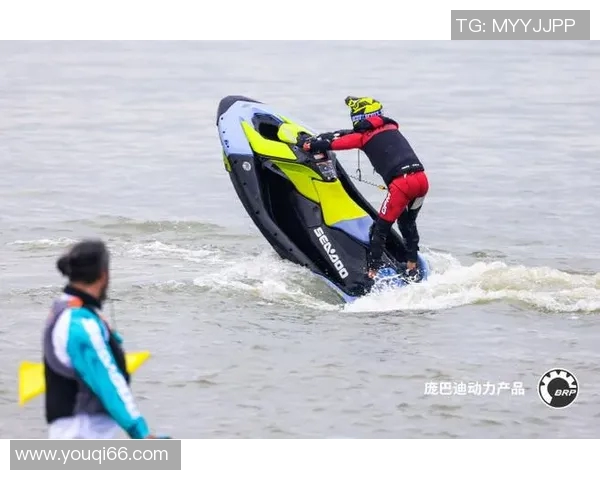 激烈角逐水中争锋 热血游泳比赛展现极限速度与团队精神